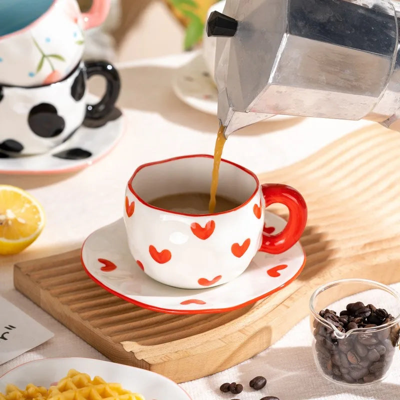 Caneca Criativa de Cerâmica 300ml - Estilo Coreano, Design de Flor Irregular, Feita à Mão - Ideal para Café, Chá e Café da Manhã
