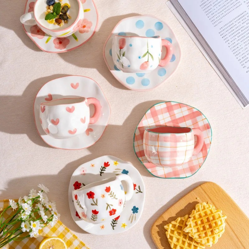 Caneca Criativa de Cerâmica 300ml - Estilo Coreano, Design de Flor Irregular, Feita à Mão - Ideal para Café, Chá e Café da Manhã